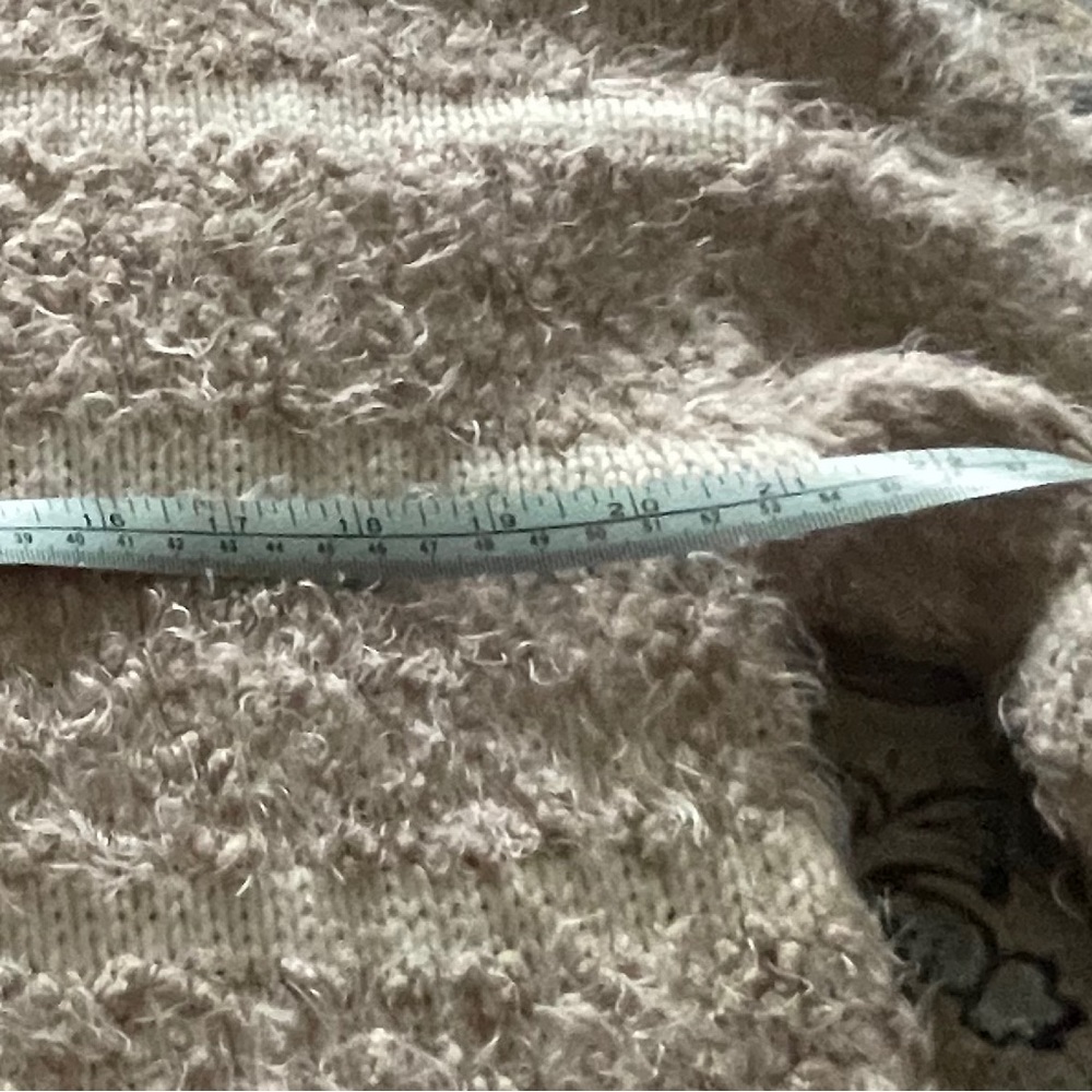 👽 Fuzzy sweater - Picture 3 of 7